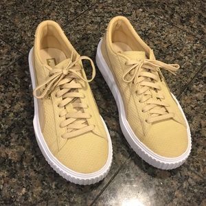 Men’s puma sneakers